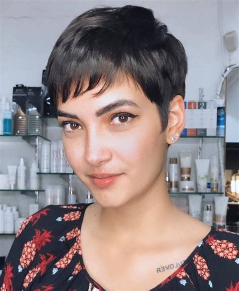 35 Short Haircuts For Girls For A Sassy, Stylish Look